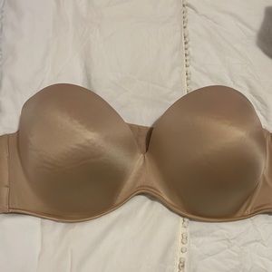 Cacique Strapless Smoothing Bra 46DD Nude NWOT